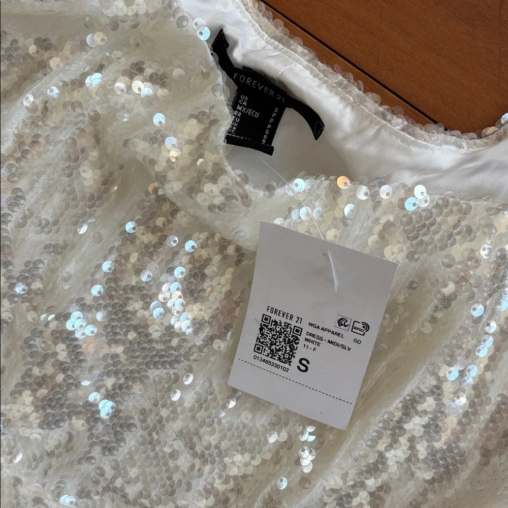 NWT Sequined midi dress - Picture 3 of 9